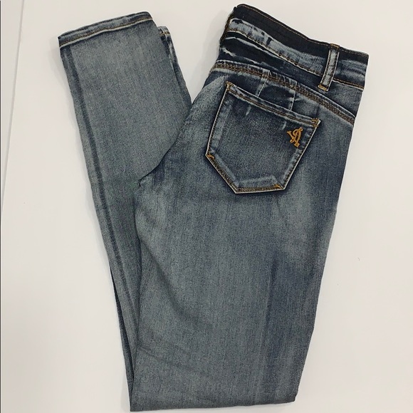 VIP Jeans 👖 - Picture 5 of 7